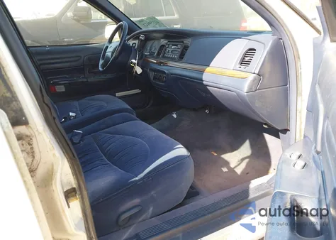 1996 Ford Crown Victoria Lx z USA, uszkodzony, nr VIN 2FALP74W3TX130673